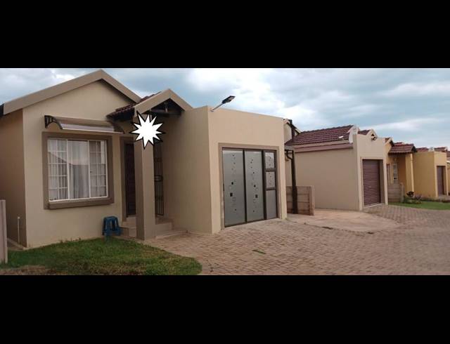 3 BEDROOM TOWNHOUSE FOR SALE IN MOHLAKENG